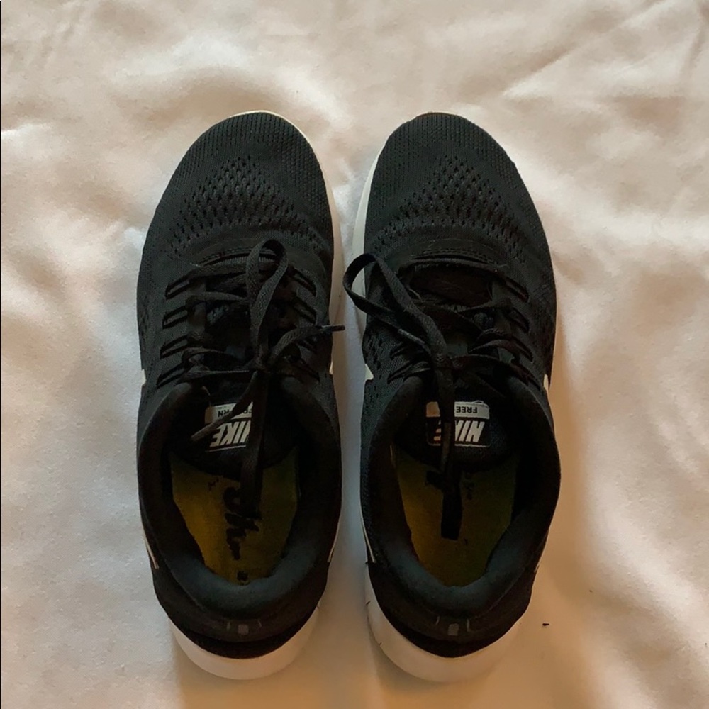 Nike Women’s Free RN Flexible running sneakers